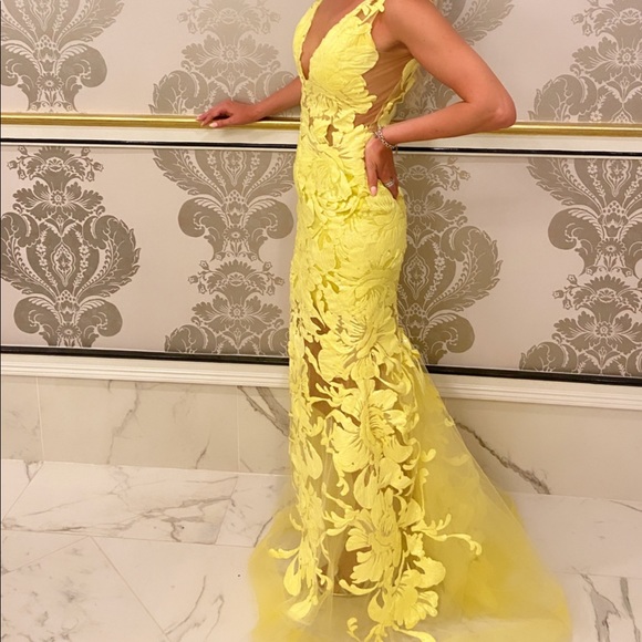 Yellow Goodness - Picture 2 of 5